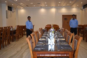 Free daily continental breakfast - HOTEL ANAND INTERNATIONAL (Gaya)