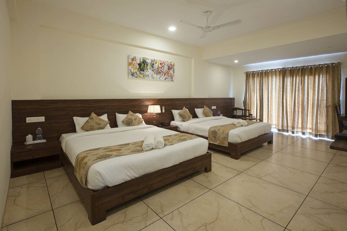 Standard Room | Individually furnished, desk, laptop workspace, bed sheets