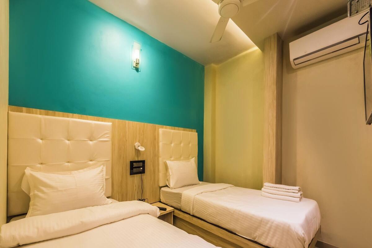 Free WiFi, bed sheets