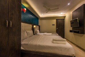 Deluxe Double Room | Free WiFi, bed sheets - Hotel Atlas Grand (Mumbai)