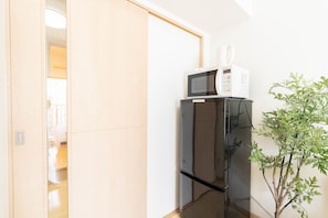 Comfort Apartment, 1 Bedroom | Mini fridge - Shinsaibash East Nana Apartment · Junan (Osaka)
