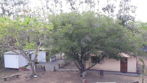 Cribs/infant beds, bed sheets