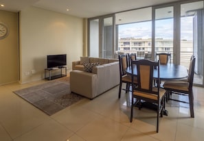 The Quays | Wohnzimmer | Flachbildfernseher