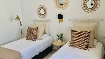 2 bedrooms, iron/ironing board, WiFi, bed sheets