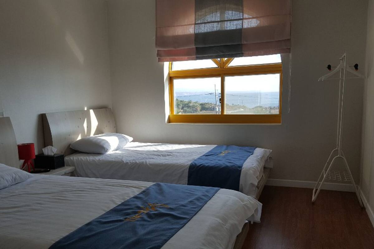 Kamar Twin (2 Single Beds)