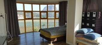 The Freedom - Hostel