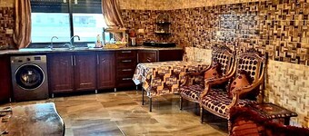 Private Family Apartment - Very Quiet Location