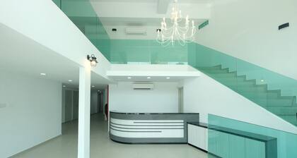 OYO 44043 First Garden Hotel