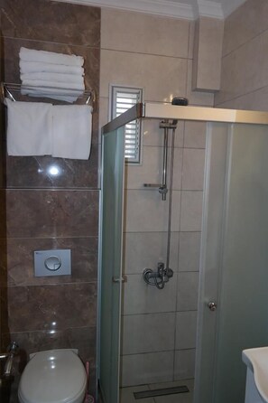 Free toiletries, hair dryer, towels, soap - Dilek Apart Hotel (Bodrum)
