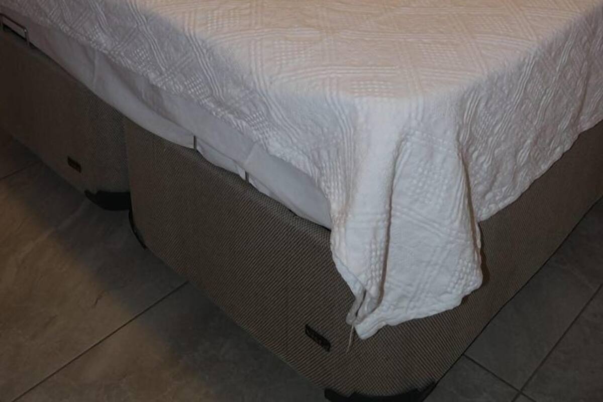 Free cots/infant beds, bed sheets