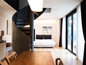 Duplex (Tsauchab) | 1 bedroom, down duvets, individually decorated, individually furnished - Namib Pool Villa Jeju (Jeju City)