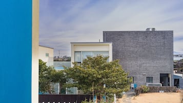 Duplex (Tsauchab) | Balcony view