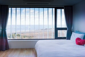 Family Duplex (Olifants) | 1 bedroom, down duvets, individually decorated, individually furnished - Namib Pool Villa Jeju (Jeju City)