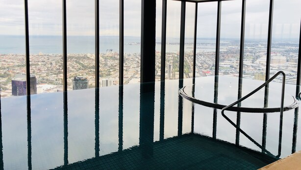 Rooftop pool - Exclusive 2BR Astonishing CBD Top54th (Southbank)