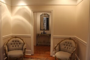 Lobby sitting area - Le Residence de Josephine (Kloof)