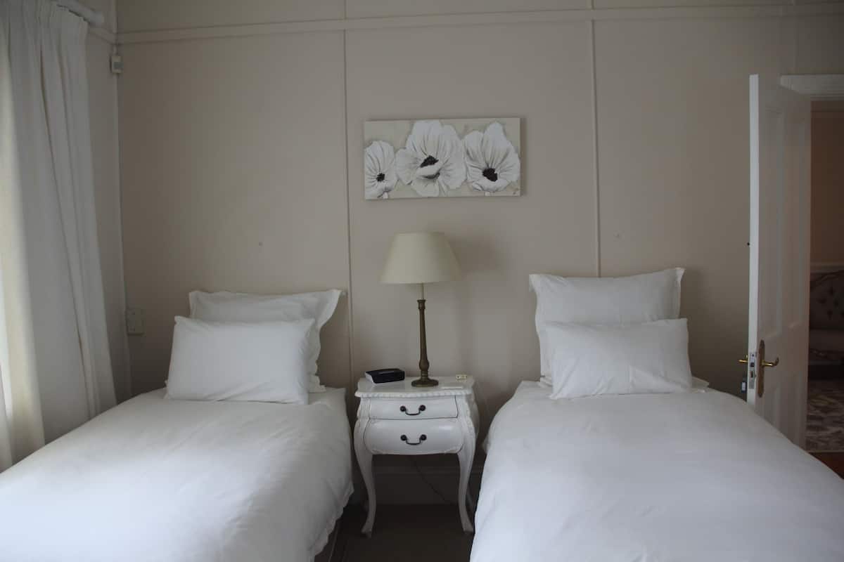 Habitación superior con 2 camas individuales (Montpellier) | 1 dormitorio, decoración individual, mobiliario individual