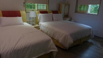Triple Room | Blackout drapes, iron/ironing board, free WiFi, bed sheets