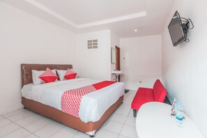 Quarto casal luxo | Escrivaninha, Wi-Fi de cortesia, roupa de cama