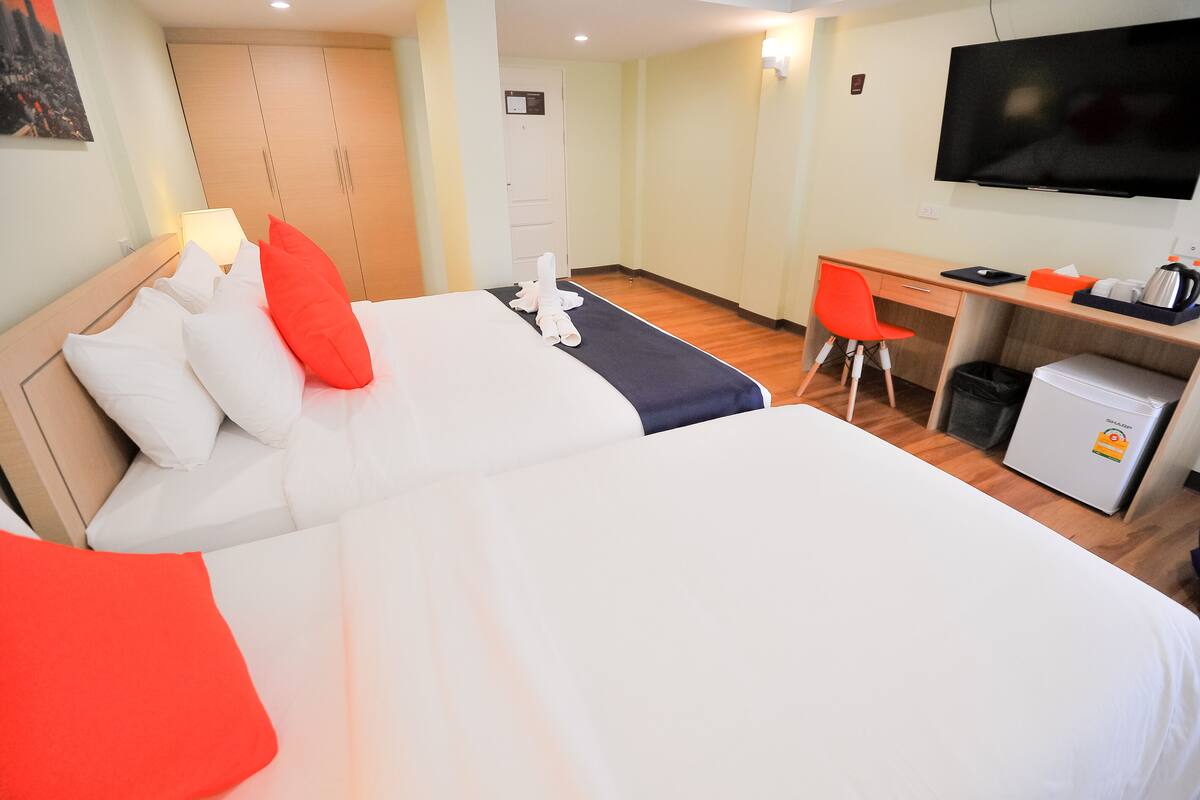 客房内保险箱、笔记本电脑工作区、遮光窗帘、免费 WiFi