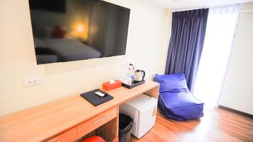 In-room safe, laptop workspace, blackout drapes, free WiFi
