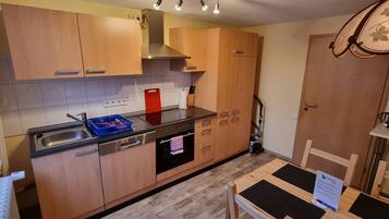 Comfort Condo, Non Smoking (Nr. 1) | Private kitchen | Fridge, microwave, oven, stovetop