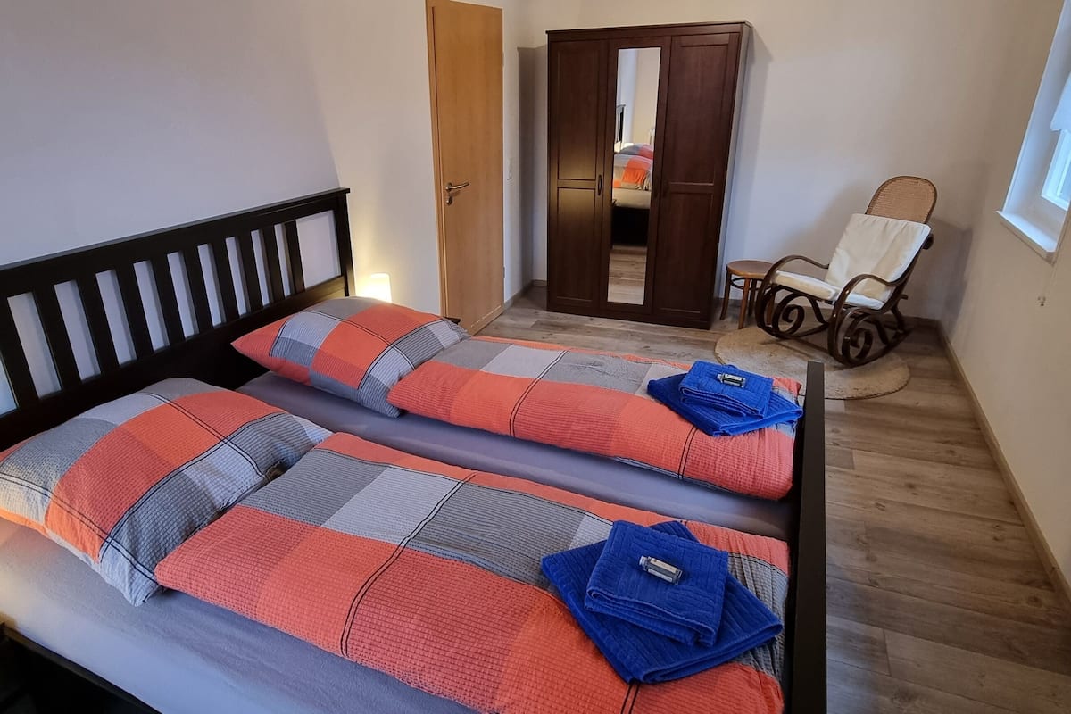 1 bedroom, hypo-allergenic bedding, laptop workspace, blackout curtains