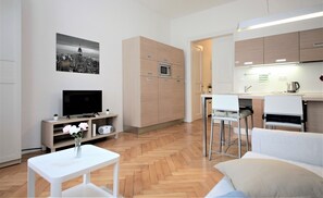 Comfort Apartment | Laptop workspace, soundproofing, iron/ironing board, free WiFi - City Castle Aparthotel (Prague)