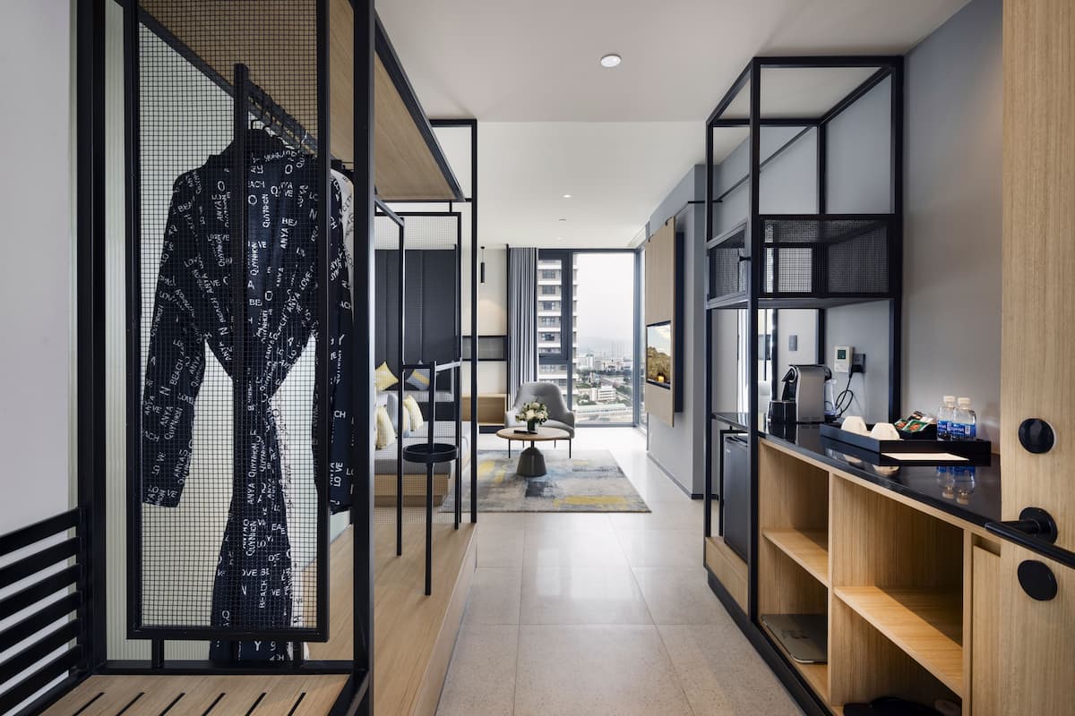 executive suite room | 1 bedroom, minibar, desk, soundproofing