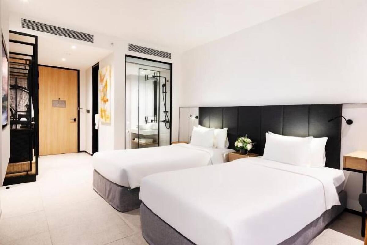 Minibar, desk, soundproofing, free WiFi