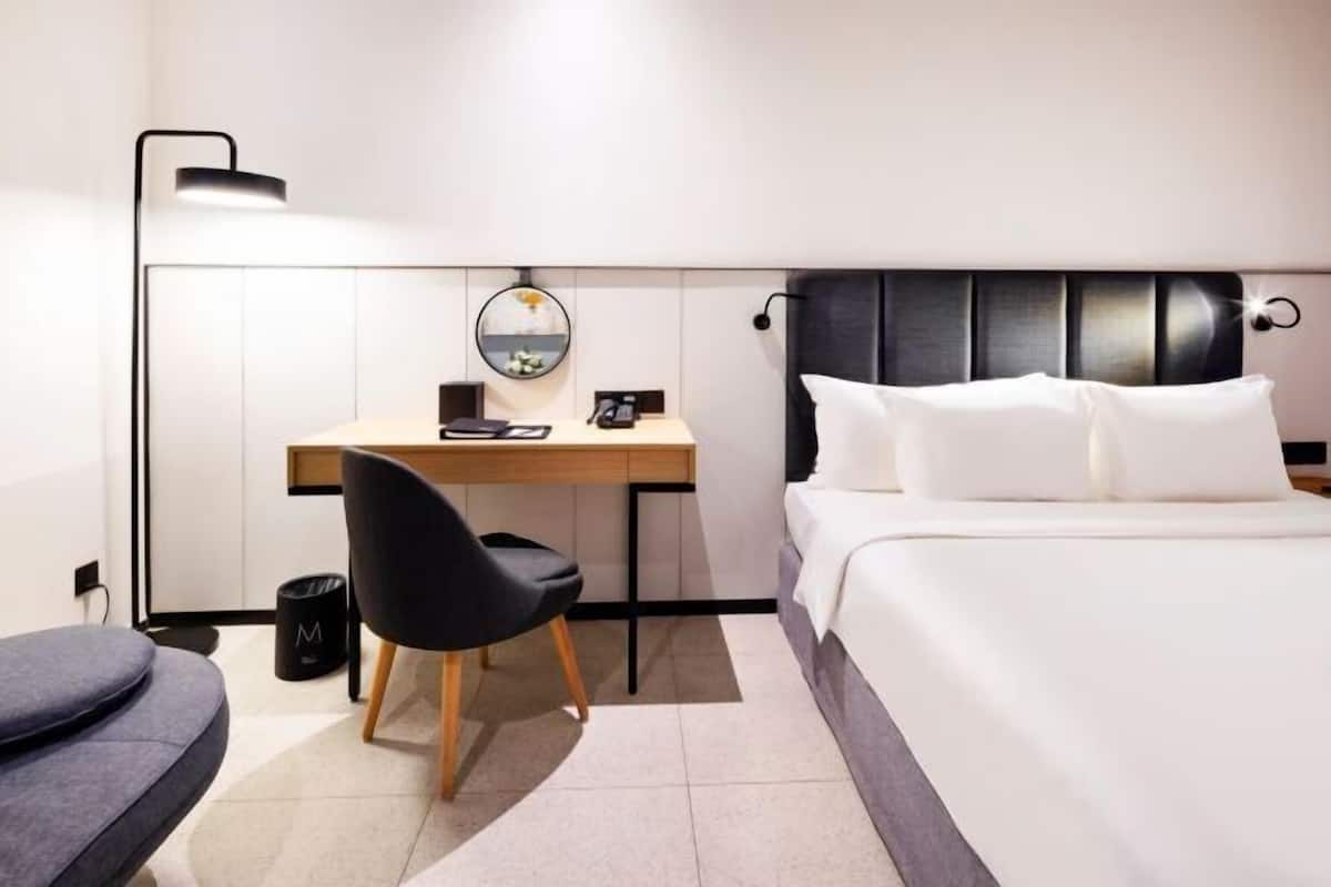 1 bedroom, minibar, desk, soundproofing
