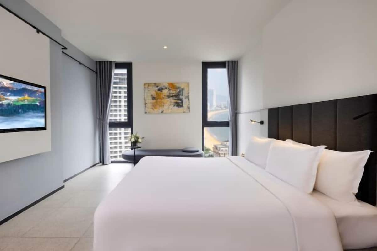 1 bedroom, minibar, desk, soundproofing