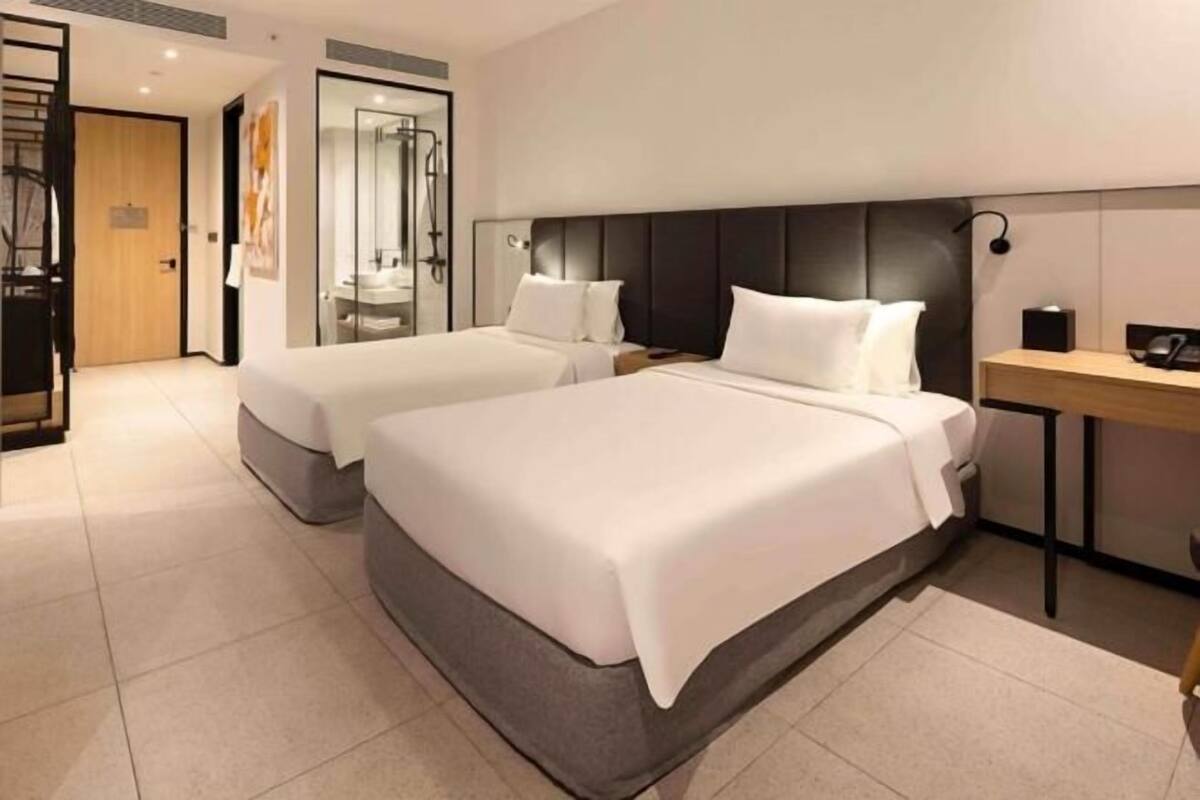 1 bedroom, minibar, desk, soundproofing