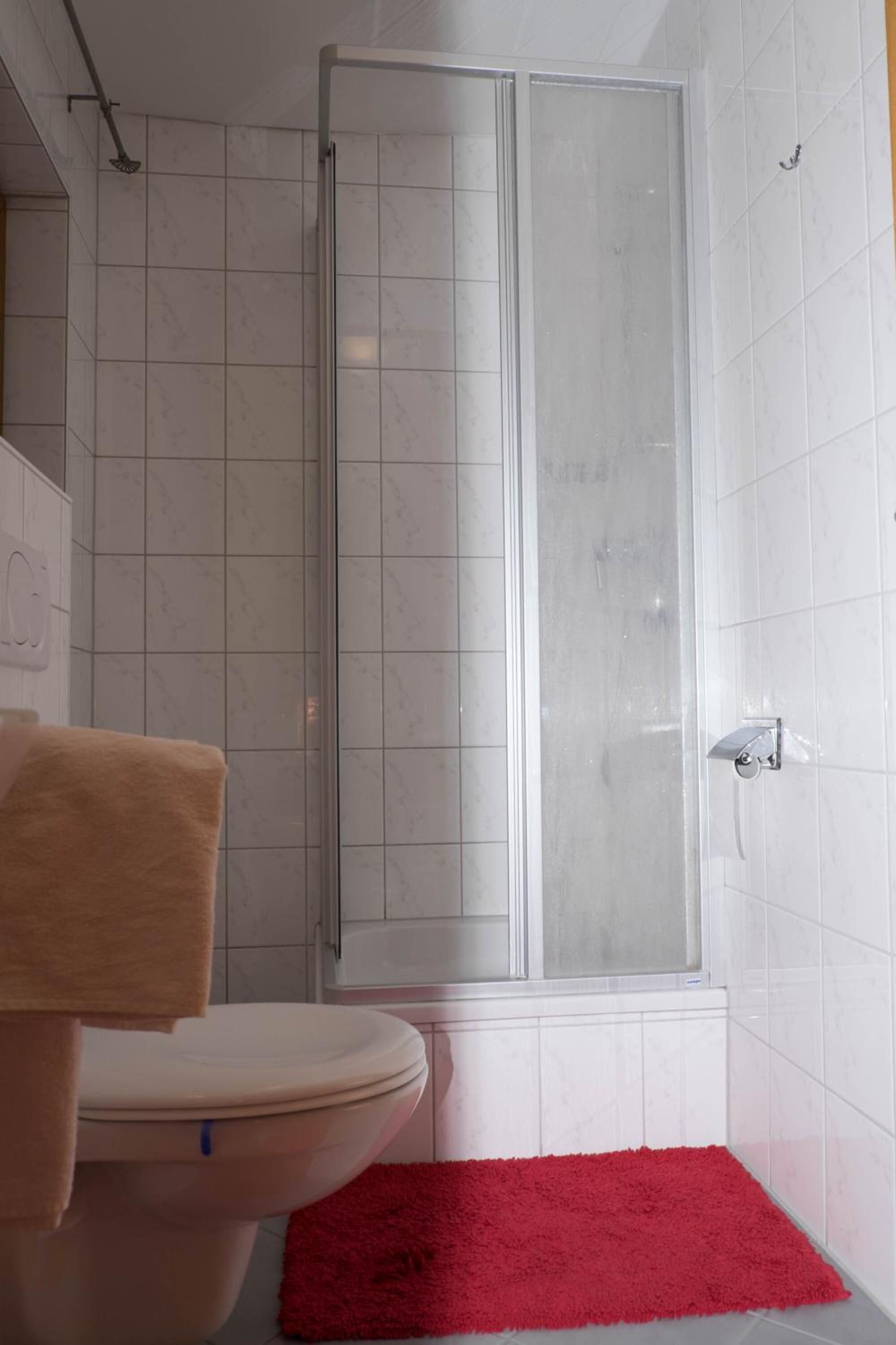 Shower, towels