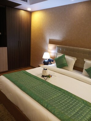 In-room safe, desk, cots/infant beds, free WiFi