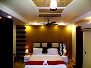 In-room safe, desk, cribs/infant beds, free WiFi