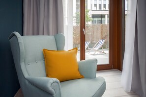 Business Studio Suite, Terrace (Maratonska 3/27) | Living area | Flat-screen TV - Very Berry Maratońska 3 (Poznan)