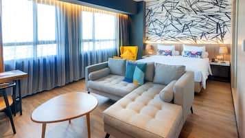 1 chambre, minibar, coffres-forts dans les chambres, bureau