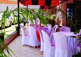 Se sirven desayunos, almuerzos y cenas; cocina local