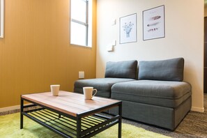 公寓 (Studio) | 起居區 | 平面電視