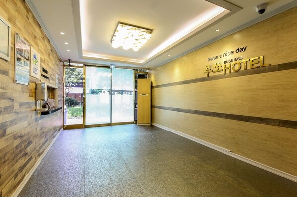 Hallway - Russo Motel (Mokpo)