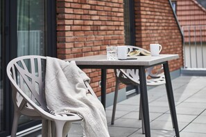 Design Apartment, 1 Bedroom, Balcony, Garden View (Apartment 13 - Green) | Terrace/patio - Boardinghome Oldenburg (Oldenburg)
