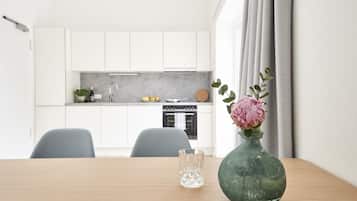Design Apartment, 1 Bedroom, Terrace, Garden View (Apartment 12 - Blue) | In-room dining