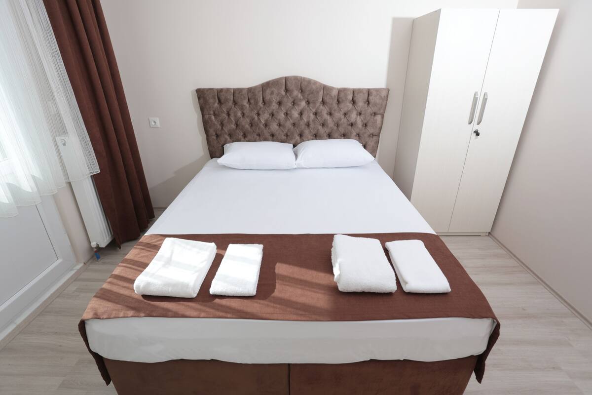 Standard Double Room | Minibar, desk, soundproofing, iron/ironing board (on request)