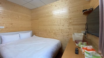 Double Room | Blackout drapes, free WiFi, bed sheets