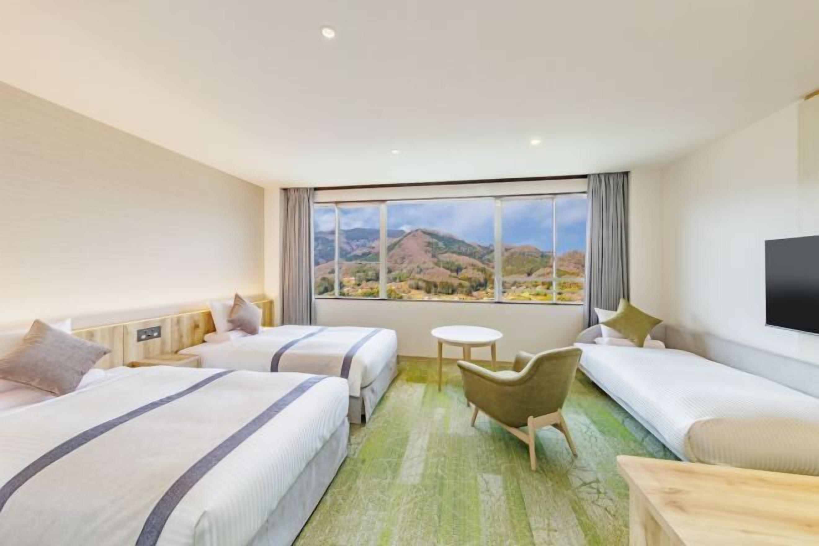 In-room safe, bed sheets