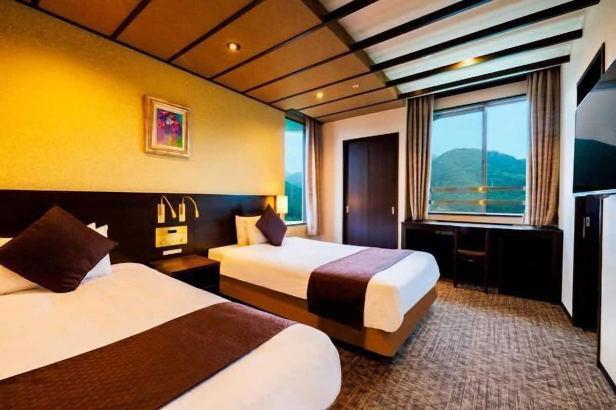 Caja fuerte y ropa de cama