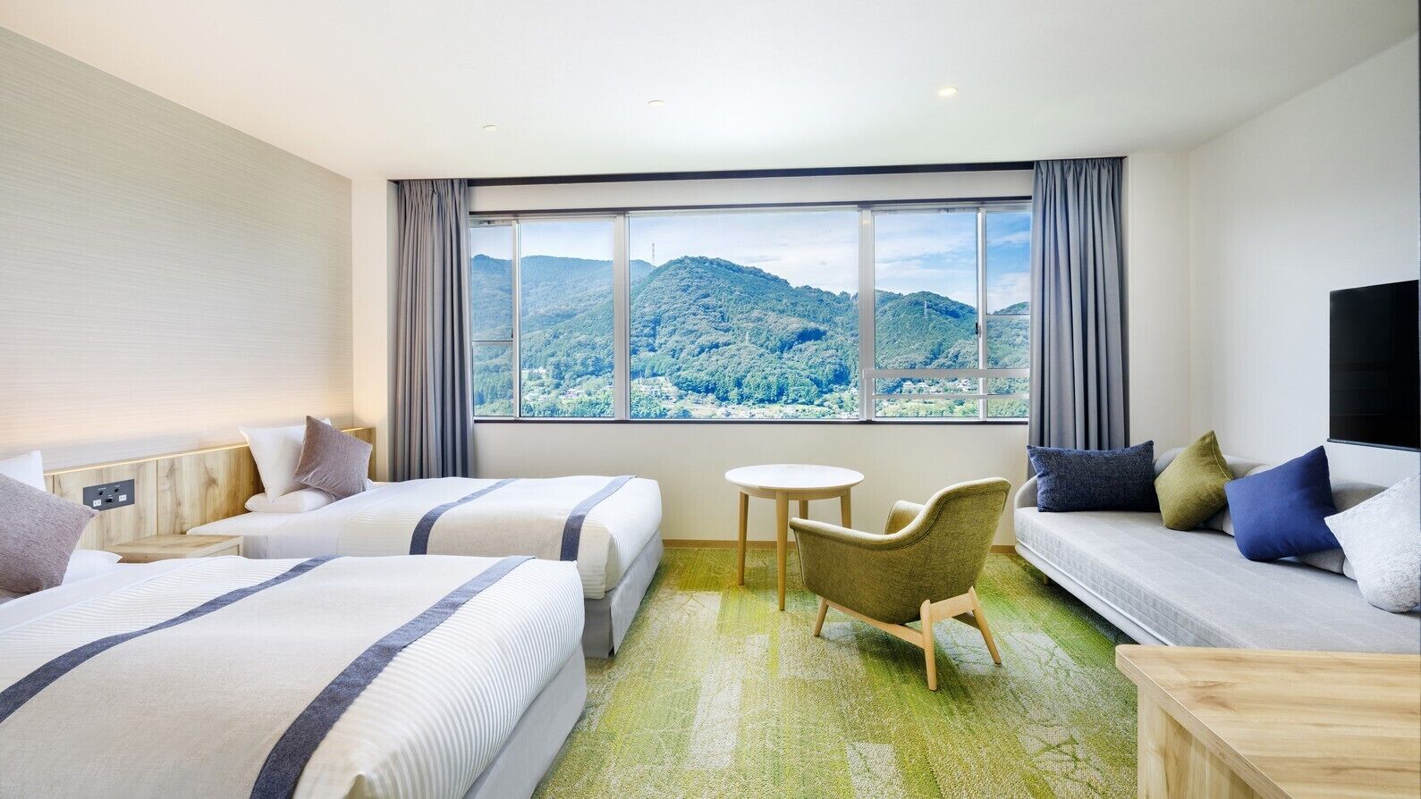 In-room safe, bed sheets