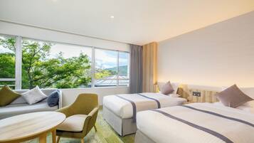 Superior Fourth (with private bathroom), Non Smoking | In-room safe, bed sheets