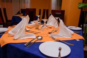 Aperto a colazione, pranzo e cena