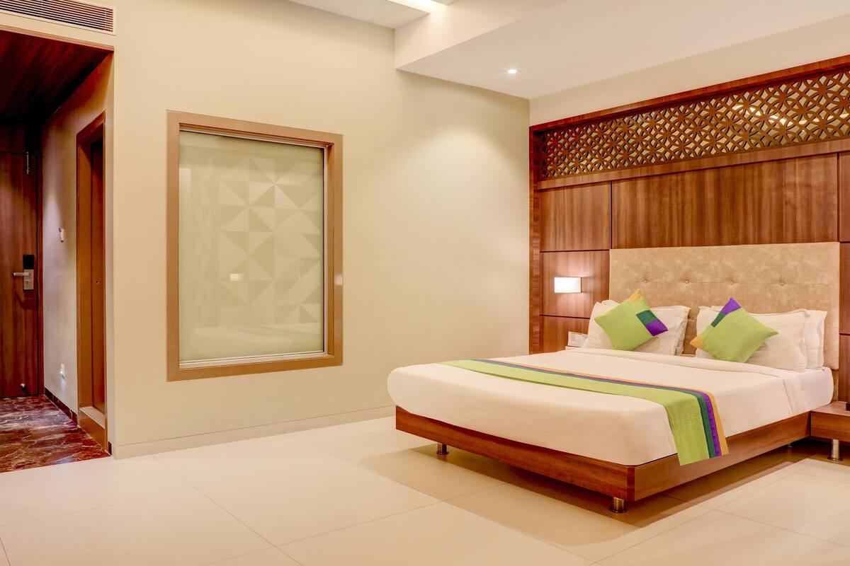 Rollaway beds, free WiFi, bed sheets